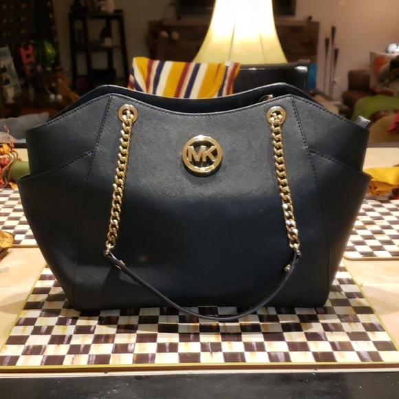 Michael Kors Handbags - Just listed! Michael Kors purse